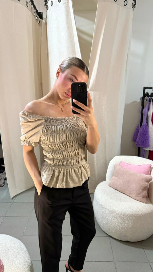 Bluză Tip Off-Shoulder