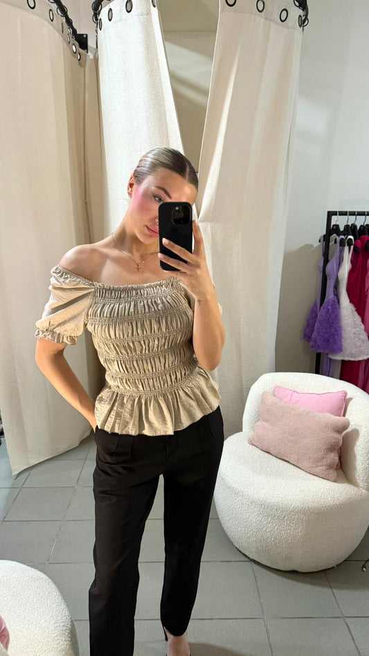 Bluză Tip Off-Shoulder