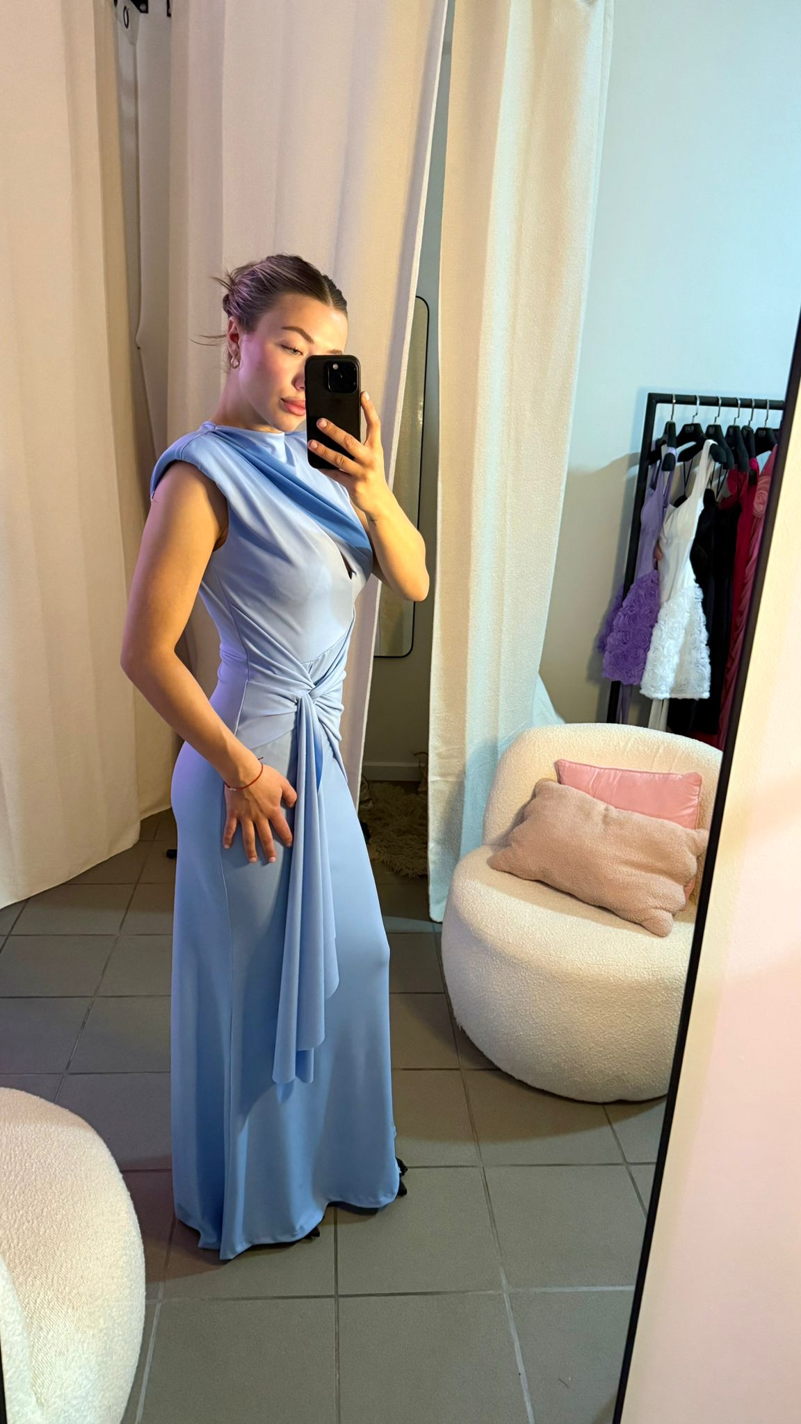 Rochie Lungă cu Drapaj Frontal