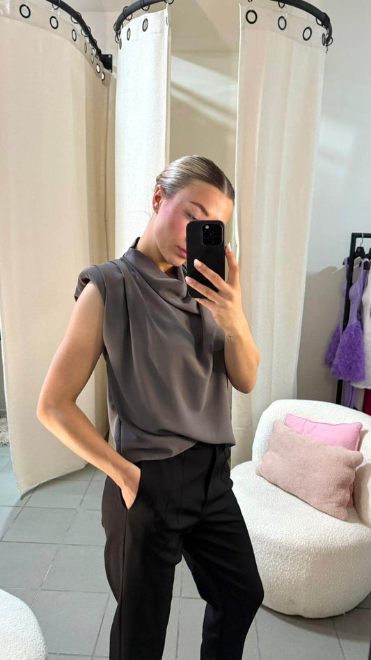 Bluză elegantă fără mâneci