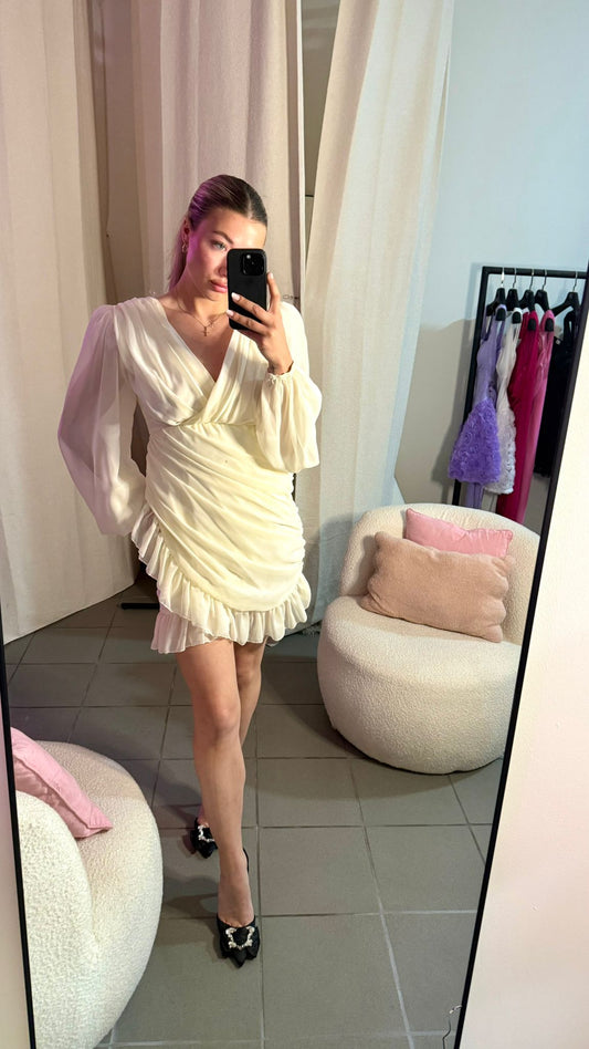 Rochie Albă cu Volane