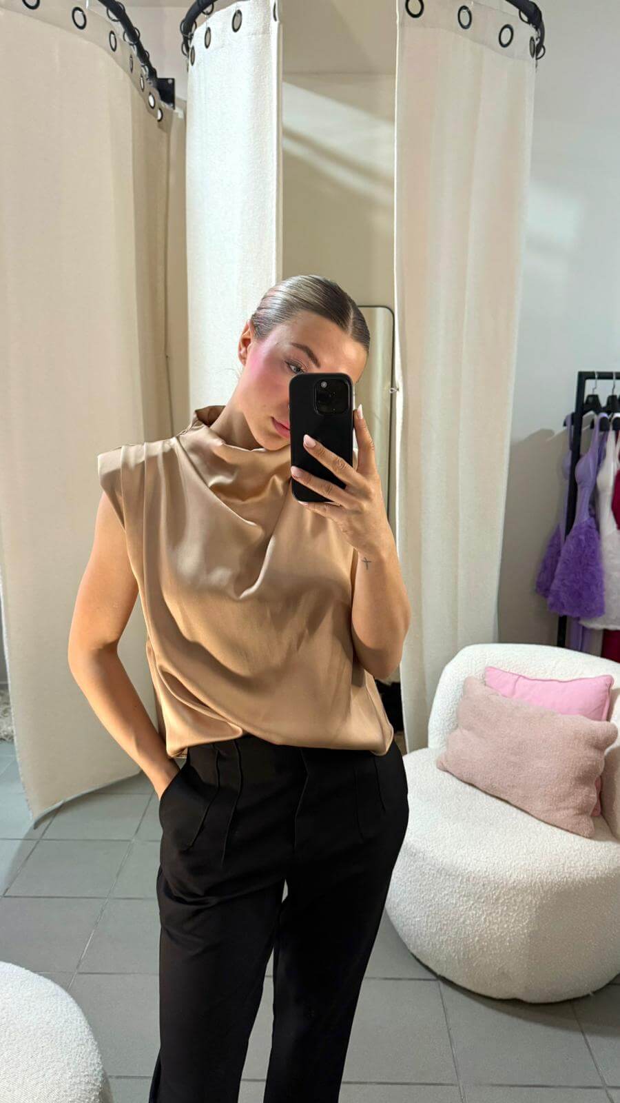 Bluză elegantă fără mâneci
