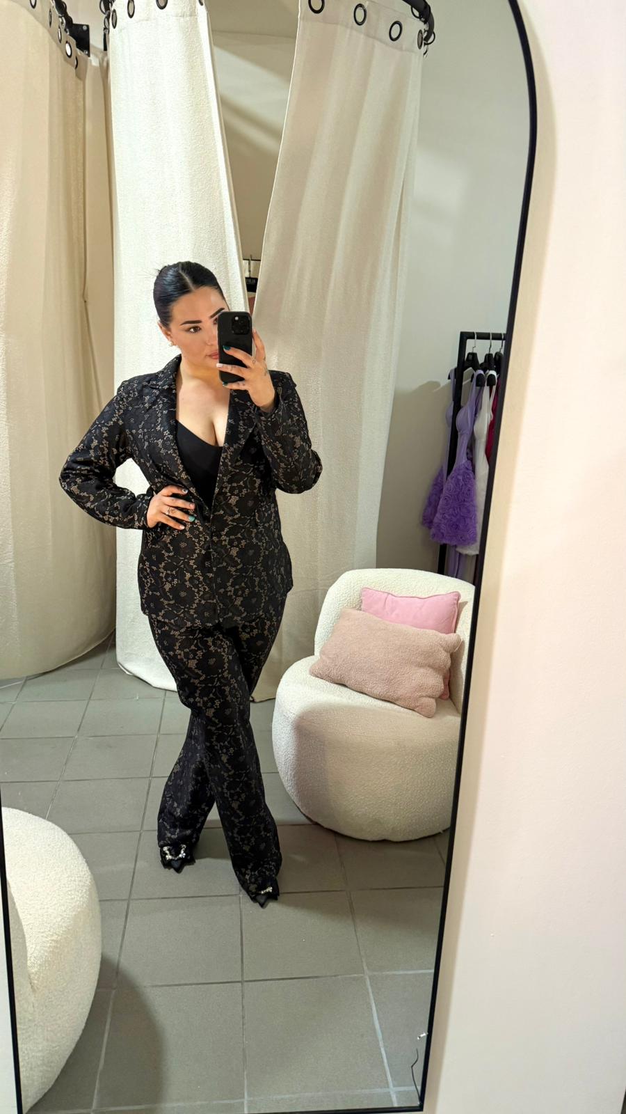 Costume din Dantelă Neagră