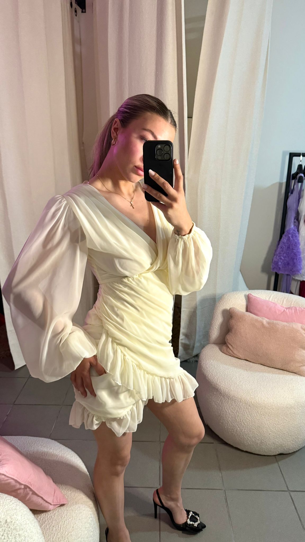 Rochie Albă cu Volane