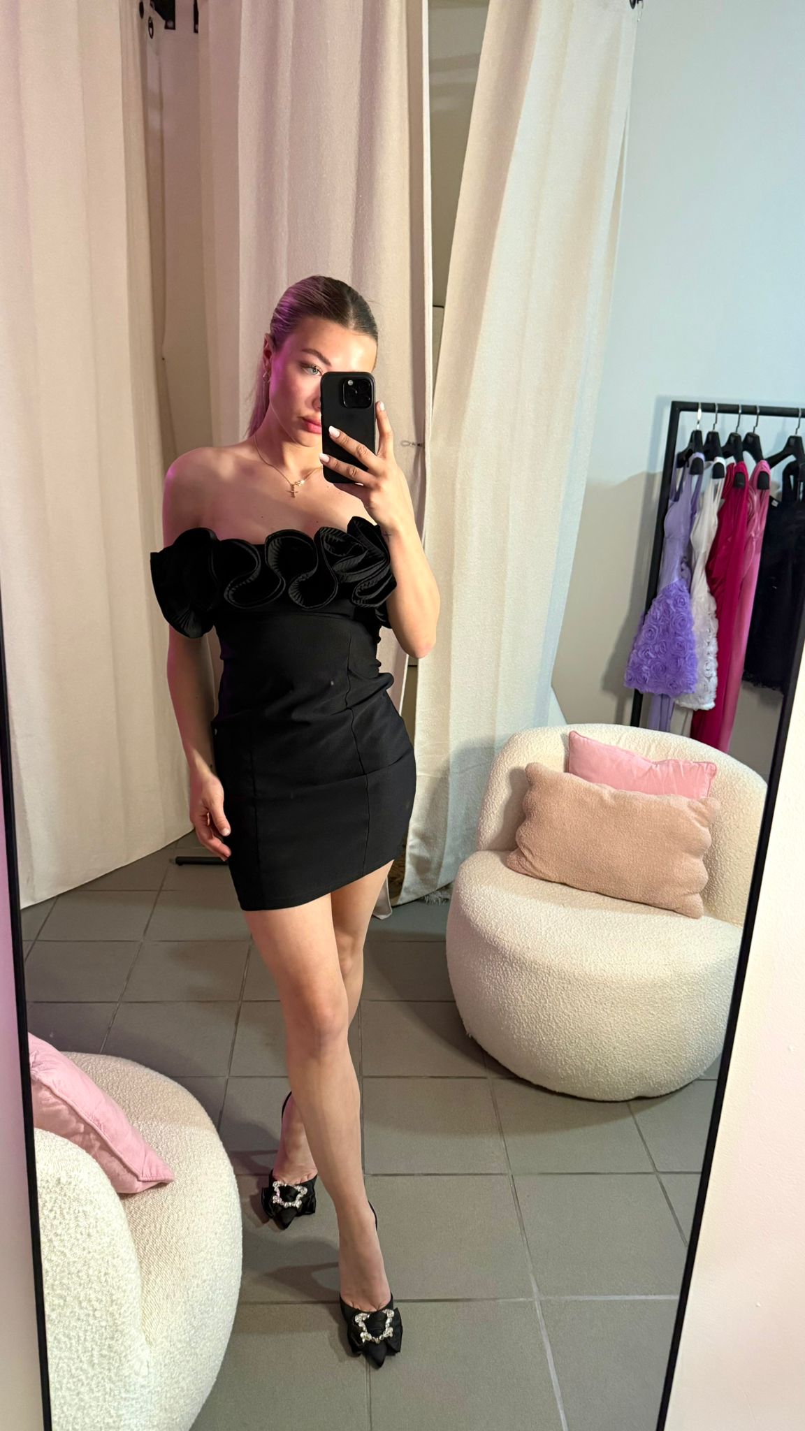 Rochie Neagră Tip Off-Shoulder